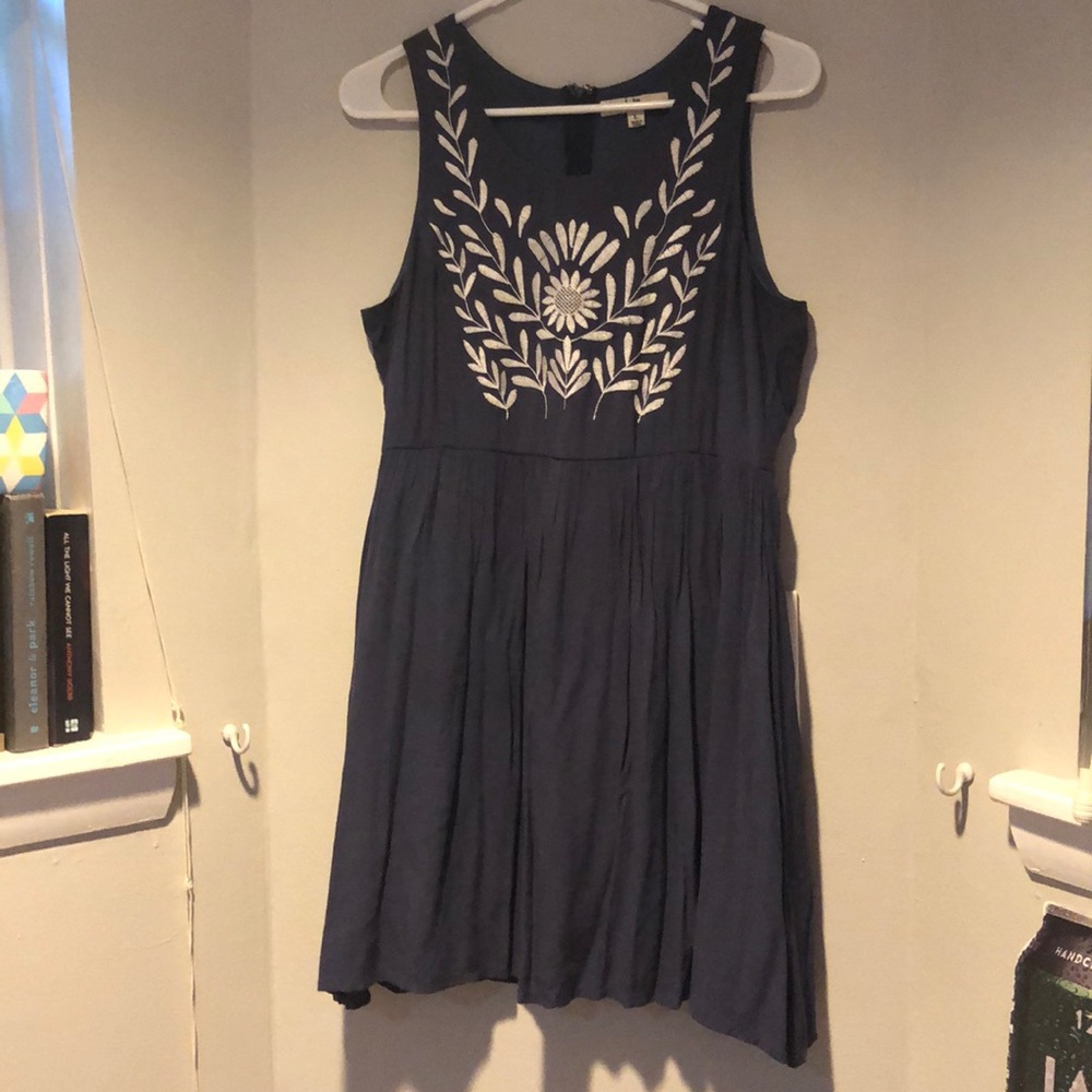 Blue dress, floral embroidery